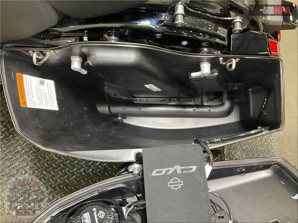 2023 Harley-Davidson FLTRXSE CVO ROAD GLIDE — фото 17
