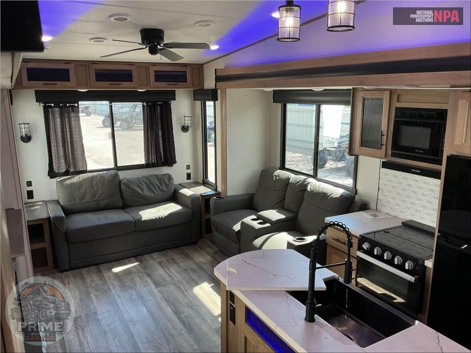 2023 Cherokee By Forest River M-3660SUITE - ARCTIC WOLF FIFTH WHEEL SERIES — фото 6