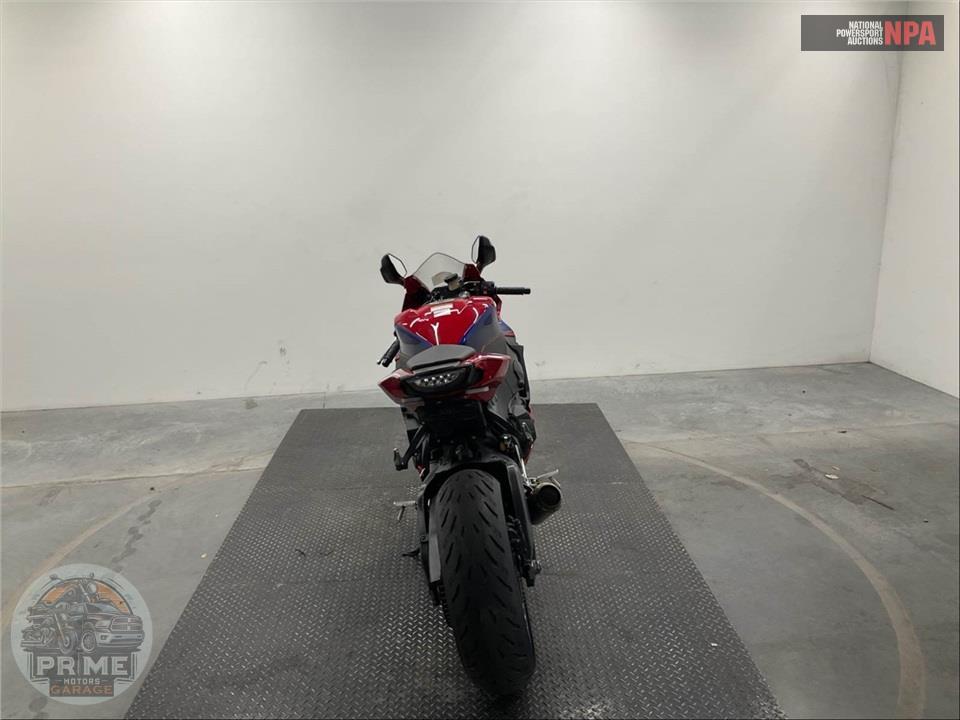 2023 Honda CBR1000RR — фото 4