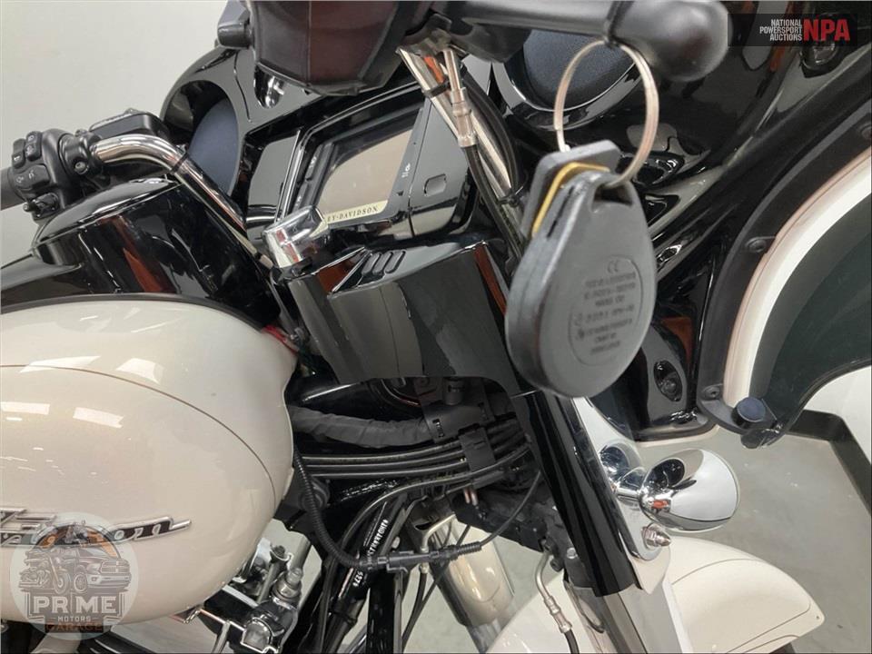 2015 Harley-Davidson FLHXS STREET GLIDE SPECIAL — фото 14
