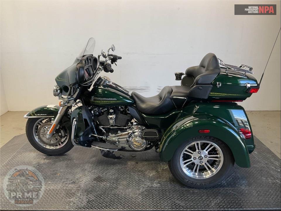 2019 Harley-Davidson FLHTCUTG TRI GLIDE ULTRA — фото 3