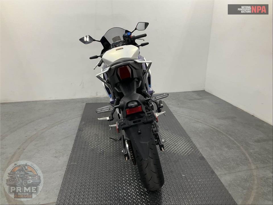 2025 Yamaha YZF-R3 — фото 4