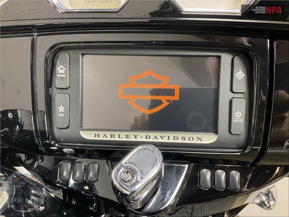 2016 Harley-Davidson FLHXS STREET GLIDE SPECIAL — фото 28