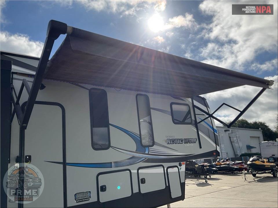 2019 Cherokee By Forest River M-295QSL8 - ARCTIC WOLF FIFTH WHEEL SERIES — фото 47