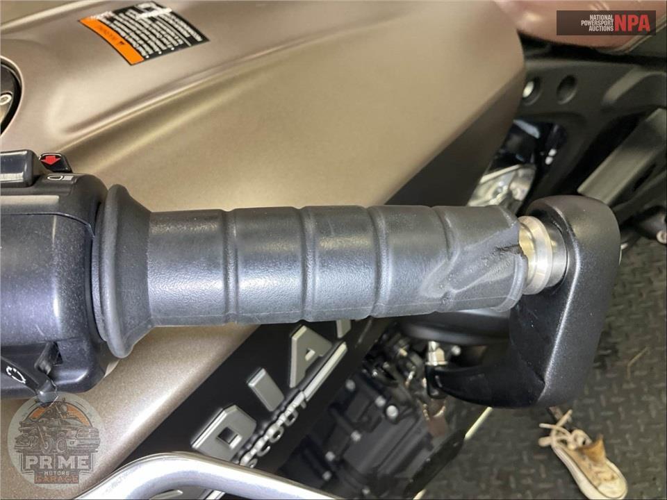 2018 Indian Motorcycle SCOUT BOBBER (BRONZE/SILVER/RED) — фото 23