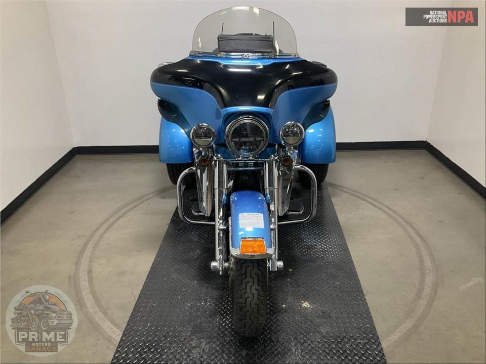 2011 Harley-Davidson FLHTCUTG TRIGLIDE UL CLSC — фото 2