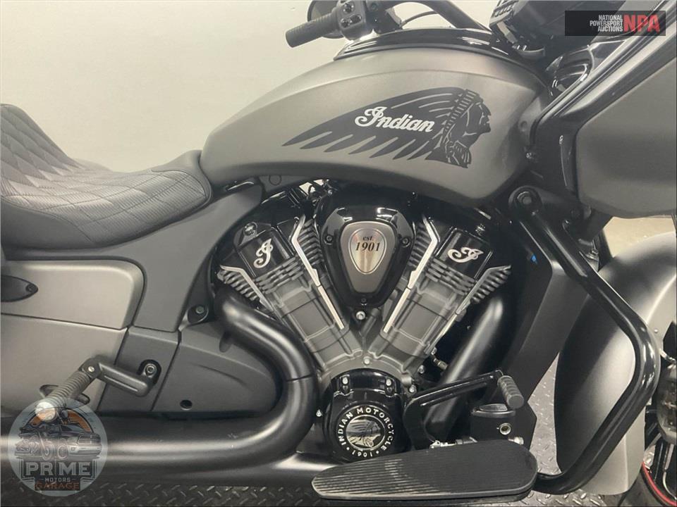 2023 Indian Motorcycle CHALLENGER DARK HORSE (SMOKE) — фото 6