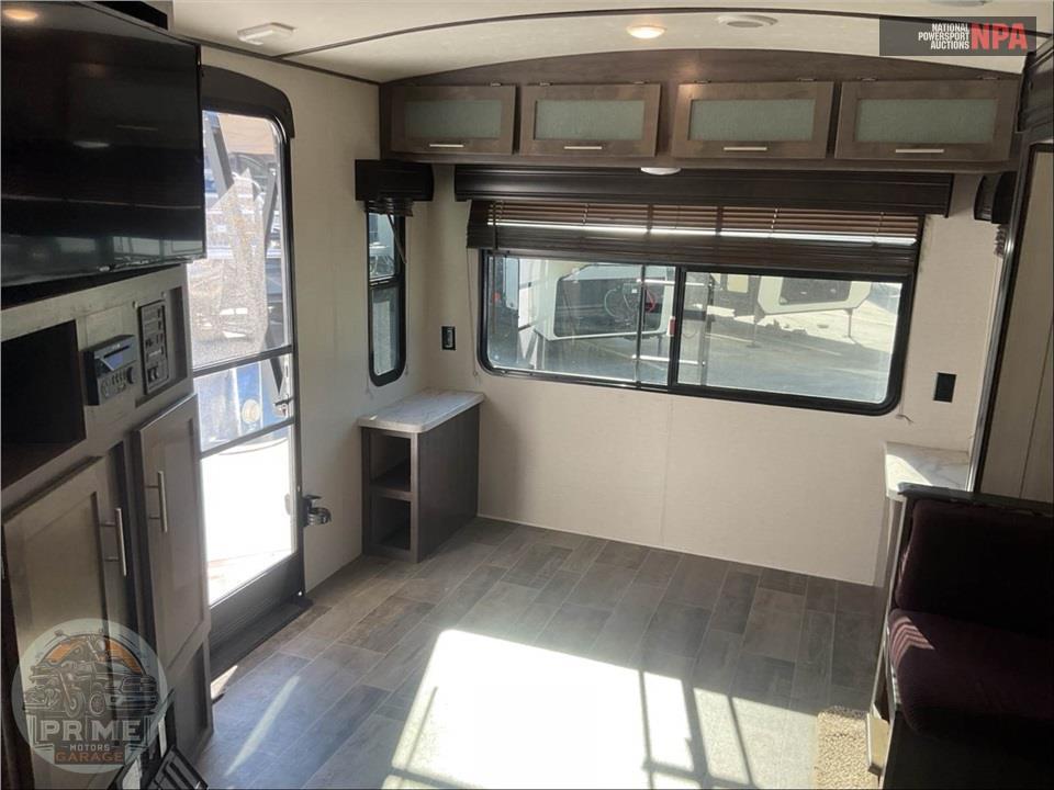 2019 Crossroads Rv M-259 RL - SUNSET TRAIL SUPER LITE SERIES — фото 9