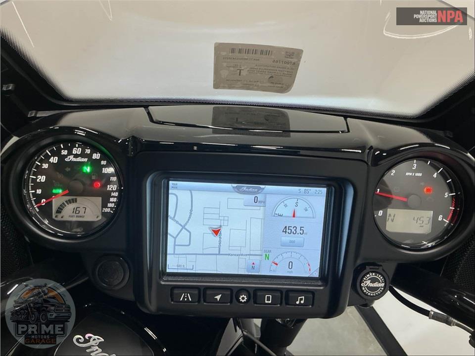 2025 Indian Motorcycle CHIEFTAIN DARK HORSE WITH POWERBAND AUDIO PACKAGE (BLACK) — фото 5