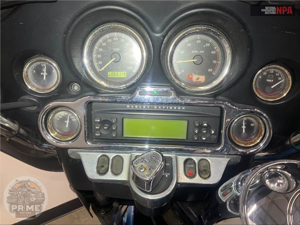 2011 Harley-Davidson FLHTC ELECTRA GLIDE CLSC — фото 5