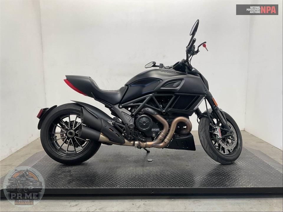 2016 Ducati DIAVEL DARK — фото 1