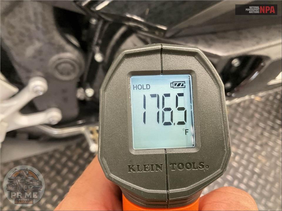 2021 Yamaha YZF-R3 MONSTER ENERGY MOTOGP — фото 8