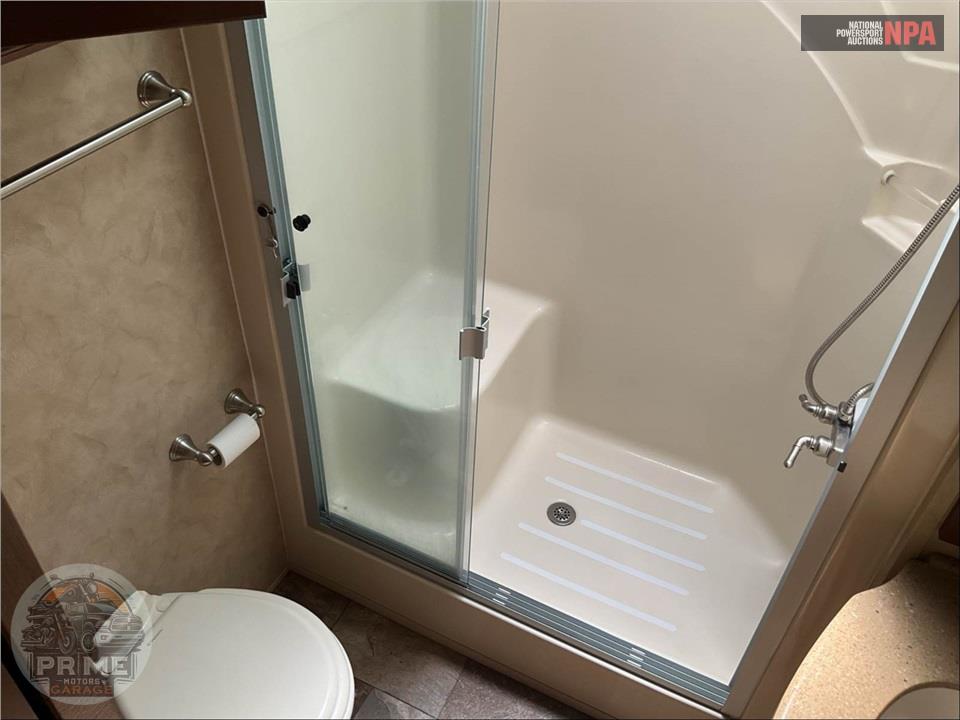 2013 Cedar Creek M-36RE - FIFTH WHEEL SERIES — фото 15