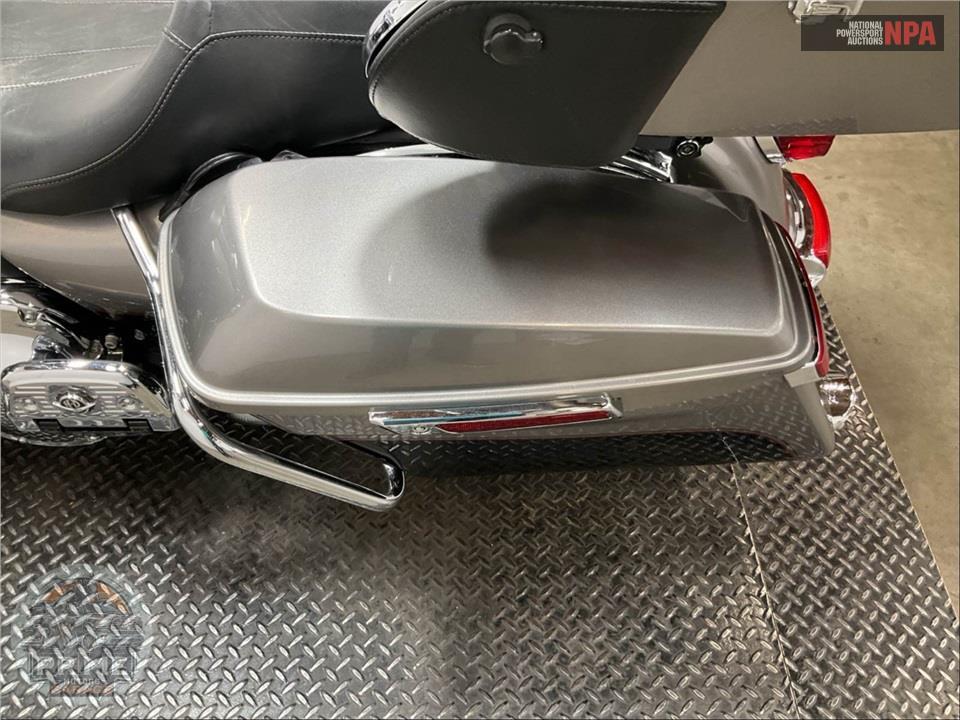 2016 Harley-Davidson FLTRU ROAD GLIDE ULTRA — фото 23