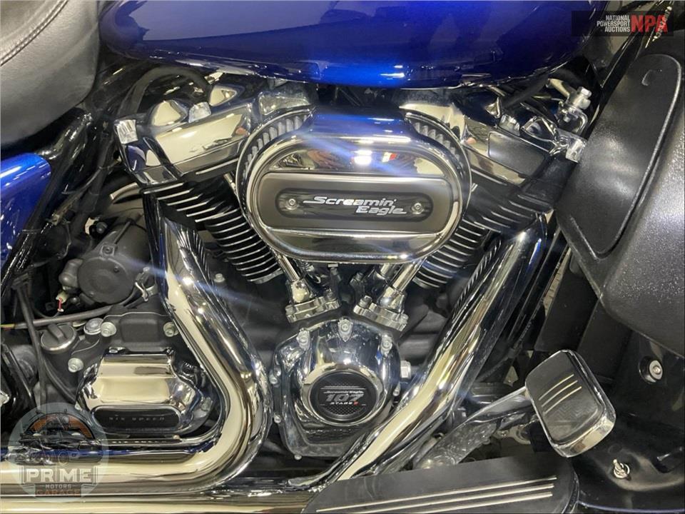 2017 Harley-Davidson FLHXS STREET GLIDE SPECIAL — фото 6