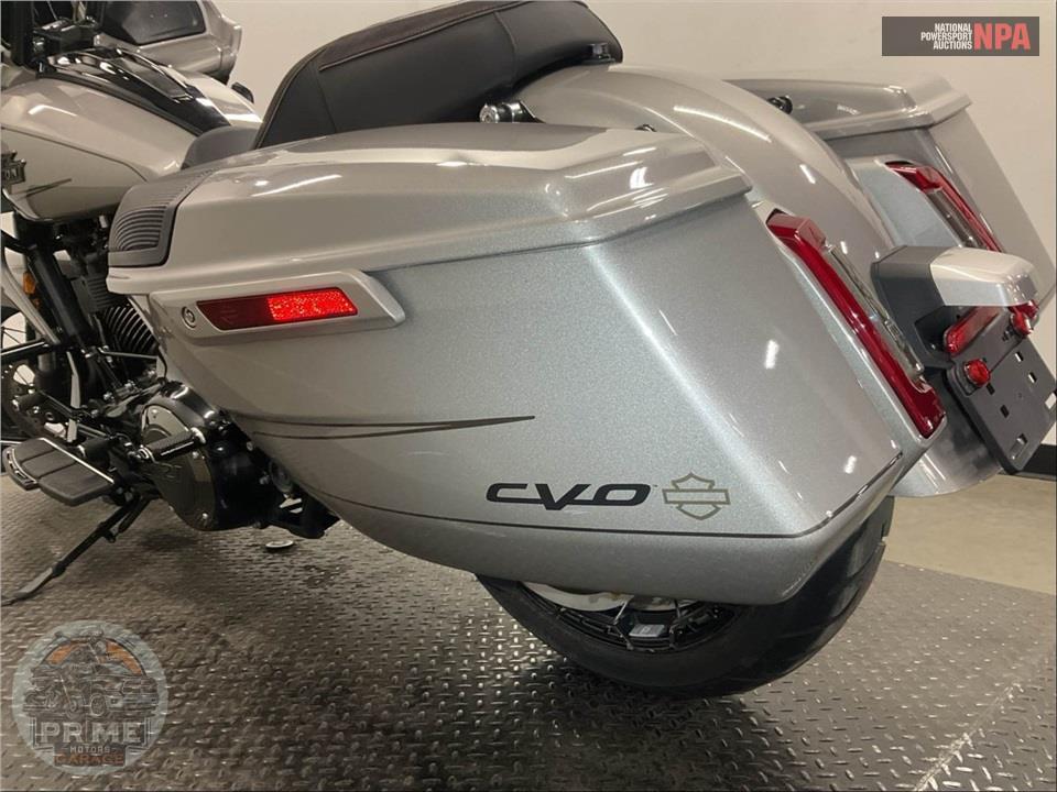 2023 Harley-Davidson FLTRXSE CVO ROAD GLIDE — фото 18