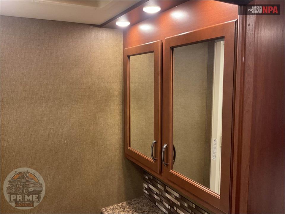2016 Thor Motor Coach M-28Z E450-V10 - CHATEAU SERIES — фото 29