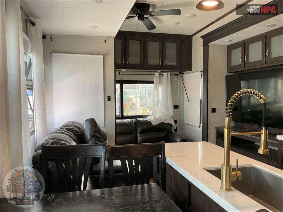2021 Coachmen By Forest River M-398 MBL - BROOKSTONE FIFTH WHEEL SERIES — фото 7