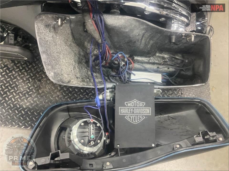 2016 Harley-Davidson FLHTK ELECTRA GLIDE ULTRA LIMITED — фото 25