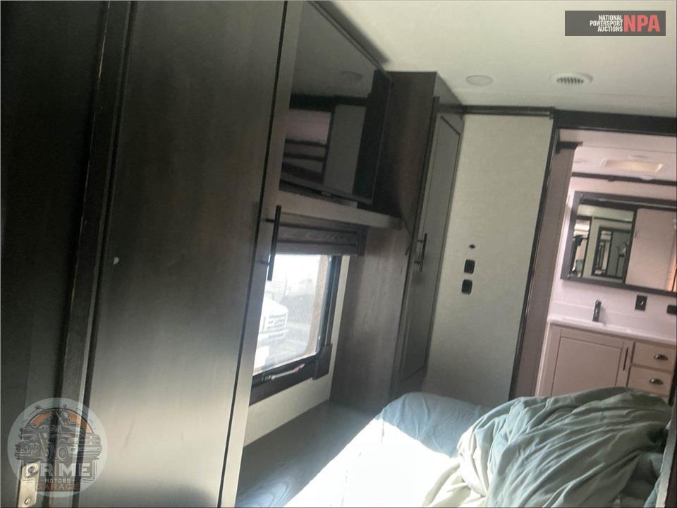 2021 Redwood Rv M-3981 FK - FIFTH WHEEL SERIES — фото 11