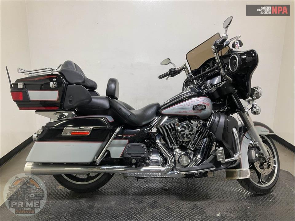 2010 Harley-Davidson FLHTCU ULTRA CLASSIC ELECTRA GLIDE — фото 1