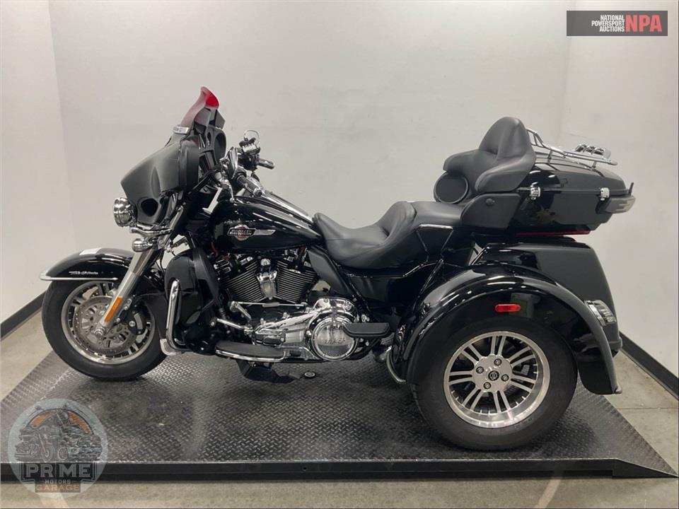 2023 Harley-Davidson FLHTCUTG TRI GLIDE ULTRA CLASSIC — фото 3