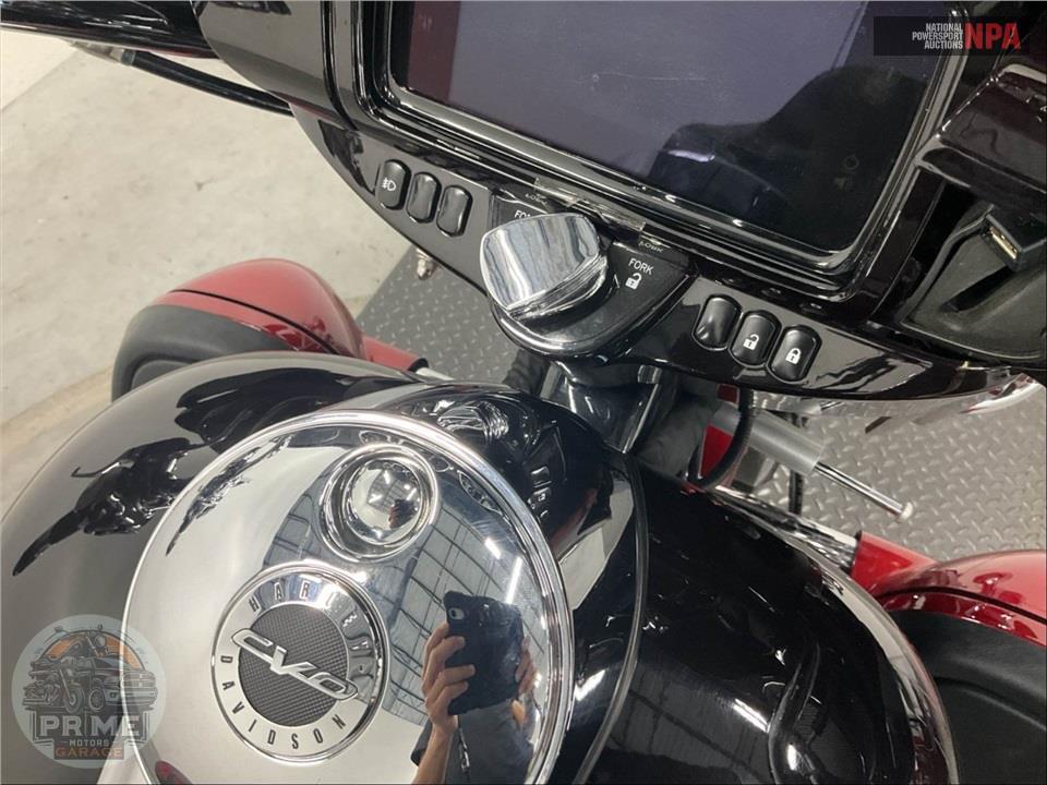 2022 Harley-Davidson FLHTCUTGSE CVO TRI GLIDE — фото 11