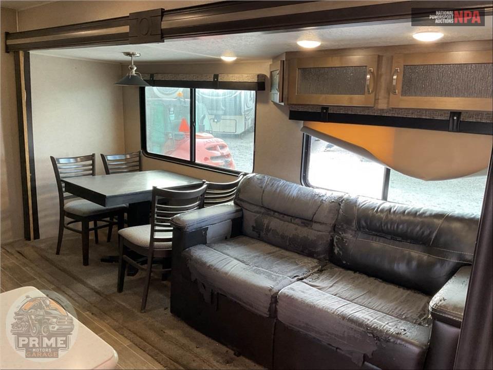 2019 Palomino By Forest River M-38DBS PUMA DESTINATION SERIES — фото 6
