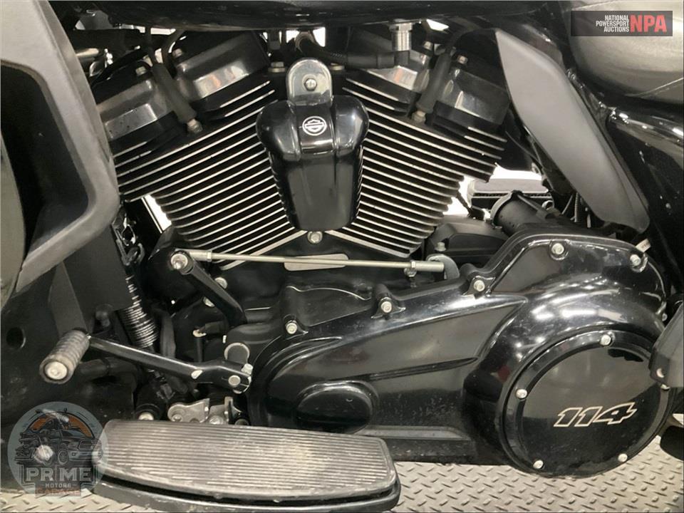 2023 Harley-Davidson FLTRK ROAD GLIDE LIMITED — фото 7