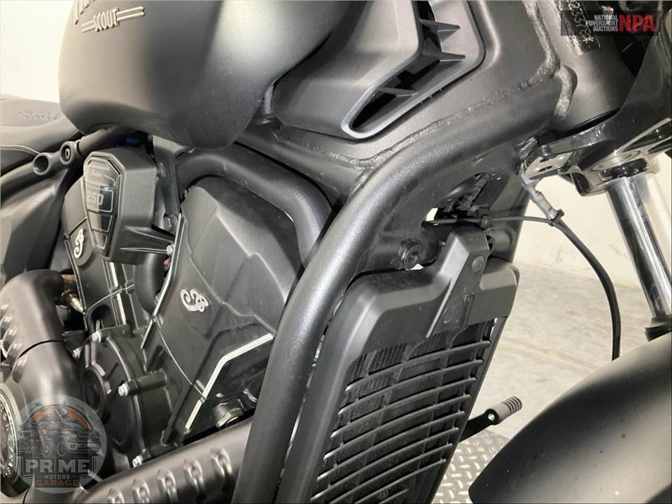 2025 Indian Motorcycle SCOUT BOBBER LIMITED WITH TECHNOLOGY PACKAGE (BLACK) — фото 10