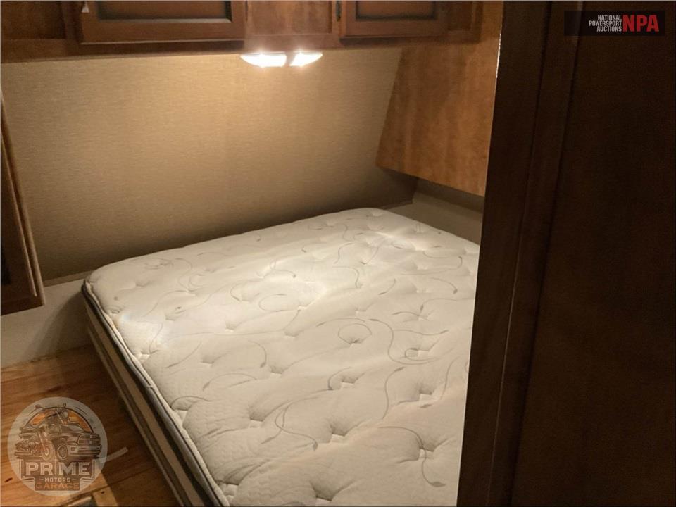 2015 Crossroads Rv M-250 RB - ZINGER SERIES — фото 12
