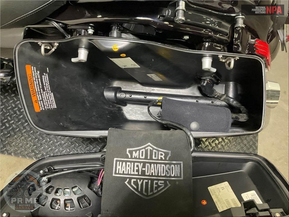 2019 Harley-Davidson FLTRXSE CVO ROAD GLIDE — фото 21