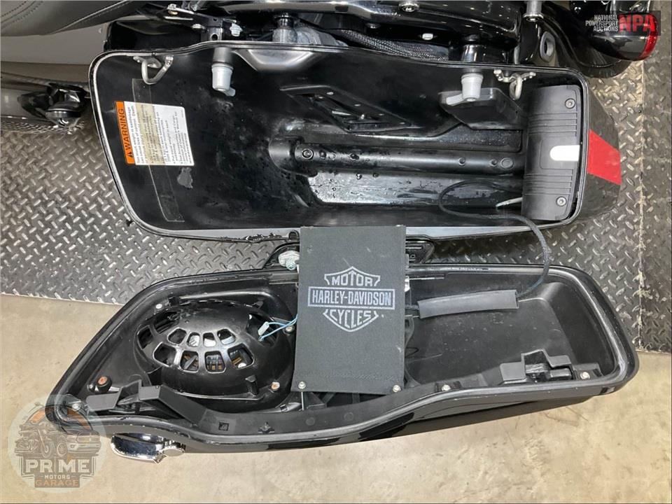 2019 Harley-Davidson FLHXS STREET GLIDE SPECIAL — фото 22