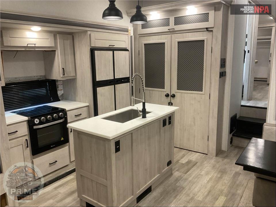 2023 East To West M-375BH-OK - TANDARA FIFTH WHEEL SERIES — фото 9