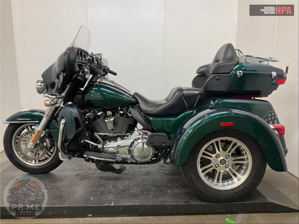2021 Harley-Davidson FLHTCUTG TRI GLIDE ULTRA CLASSIC — фото 3