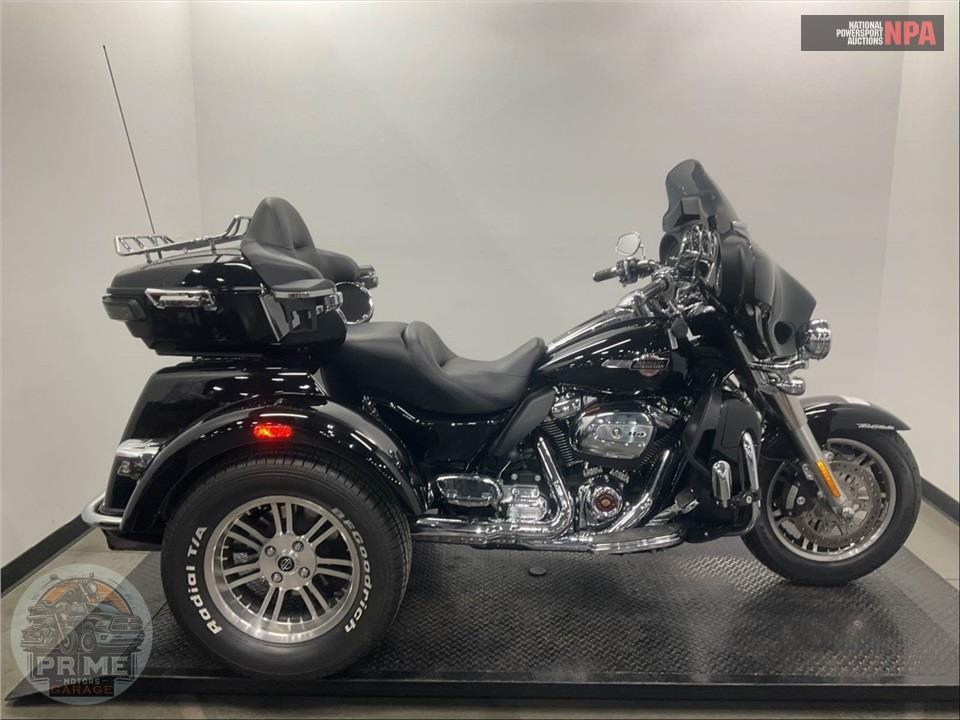 2023 Harley-Davidson FLHTCUTG TRI GLIDE ULTRA CLASSIC — фото 1