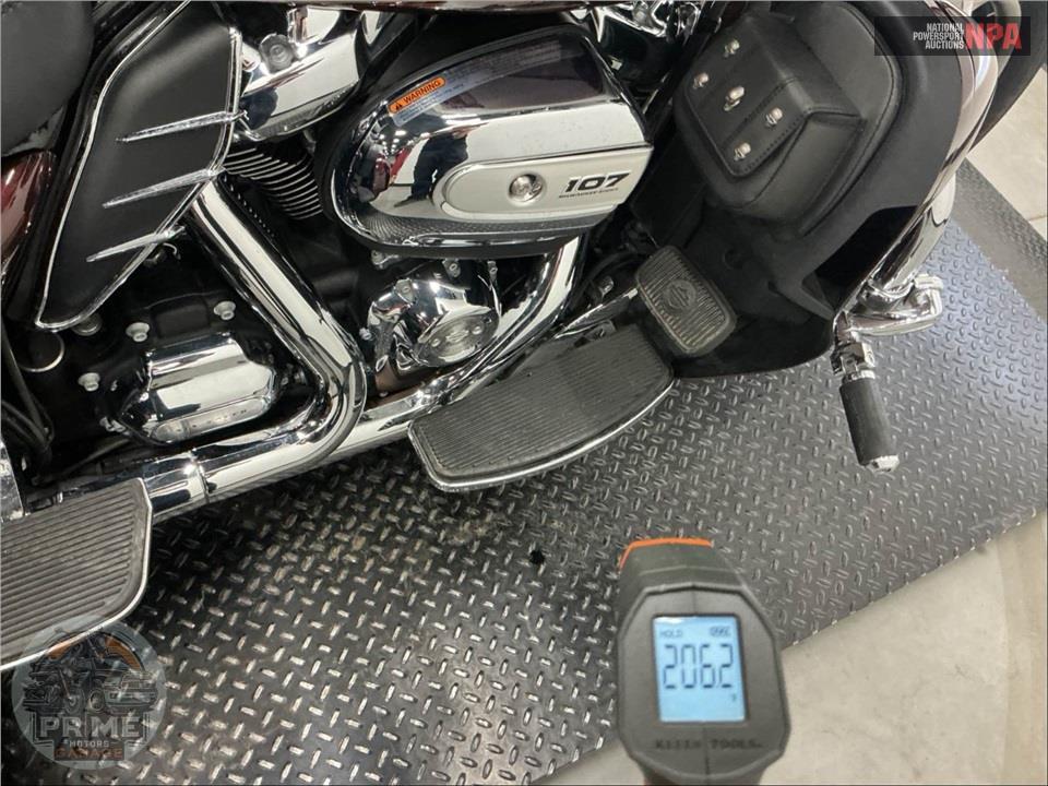 2018 Harley-Davidson FLHTCUTG TRI GLIDE ULTRA — фото 8