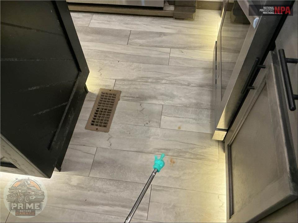 2022 Riverstone M-442MC - LEGACY FIFTH WHEEL SERIES — фото 26