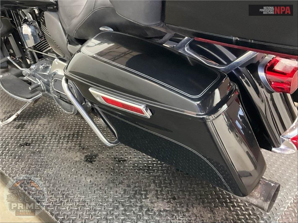 2016 Harley-Davidson FLHTCU ULTRA CLASSIC ELECTRA GLIDE — фото 21