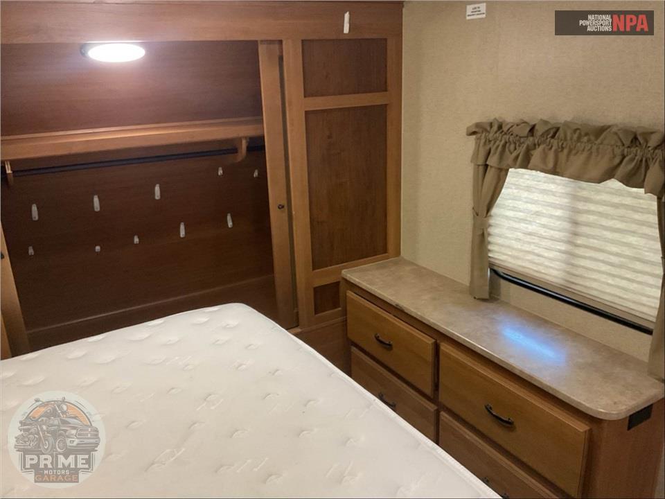 2016 Crossroads Rv M-29 RL - SUNSET GRAND RESERVE SERIES — фото 13