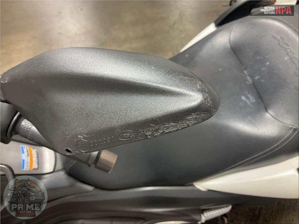 2018 Yamaha XMAX — фото 21