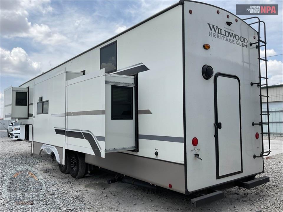 2024 Wildwood By Forest River M-375FAM - HERITAGE GLEN FIFTH WHEEL SERIES — фото 3