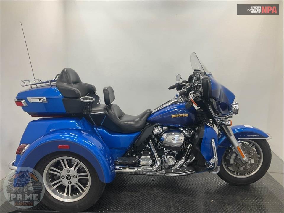 2017 Harley-Davidson FLHTCUTG TRIGLIDE ULTRA CLASSIC — фото 1