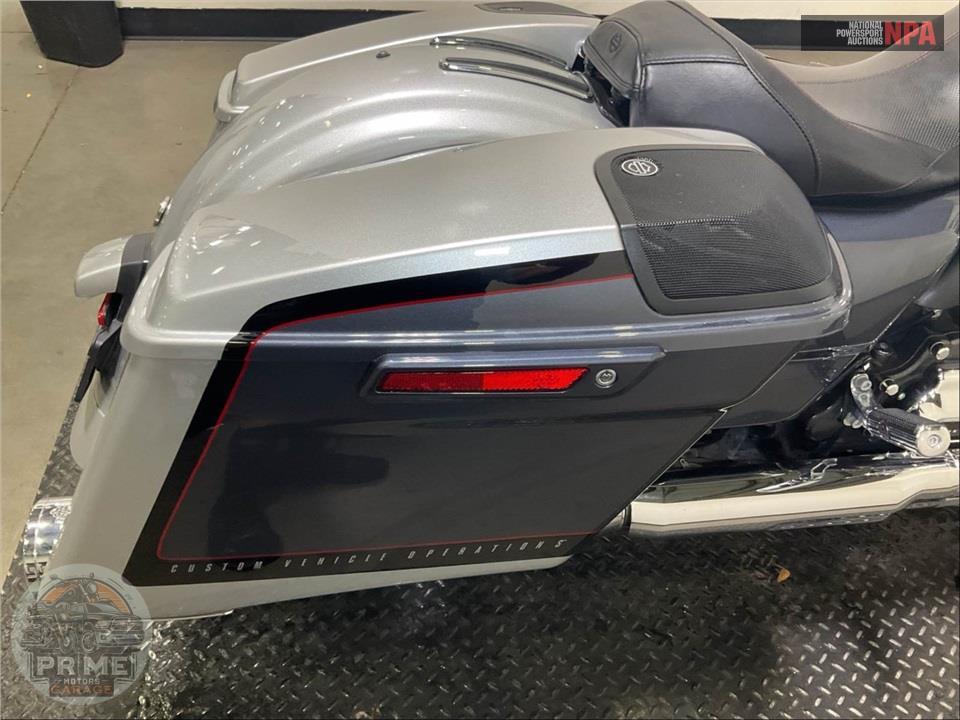 2019 Harley-Davidson FLTRXSE CVO ROAD GLIDE — фото 18