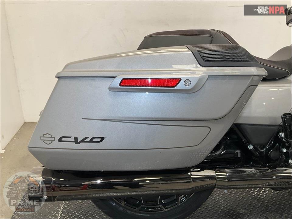 2023 Harley-Davidson FLHXSE CVO STREET GLIDE — фото 17
