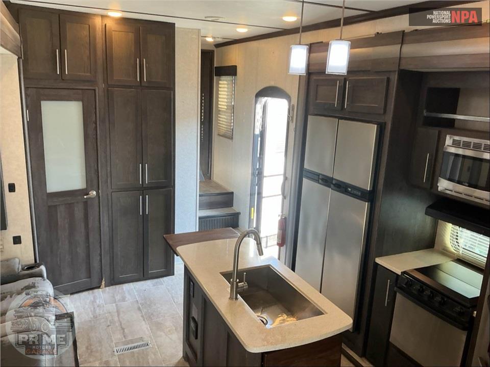 2019 Keystone Rv M-417 - CARBON TOY HAULER TOY HAULER SERIES — фото 7