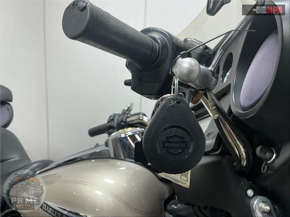 2018 Harley-Davidson FLHTCU ELECTRA GLIDE ULTRA CLASSIC — фото 12