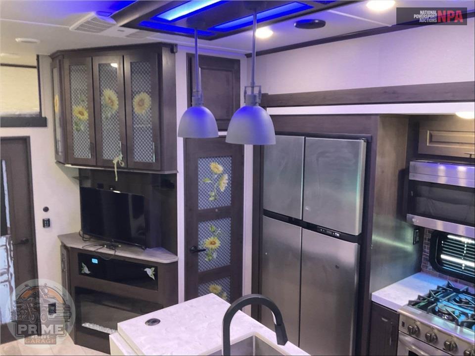 2021 Grand Design Recreational Vehicles M-381M - MOMENTUM TOY HAULER TOY HAULER SERIES — фото 6