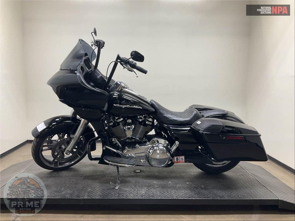 2017 Harley-Davidson FLTRX ROAD GLIDE — фото 3