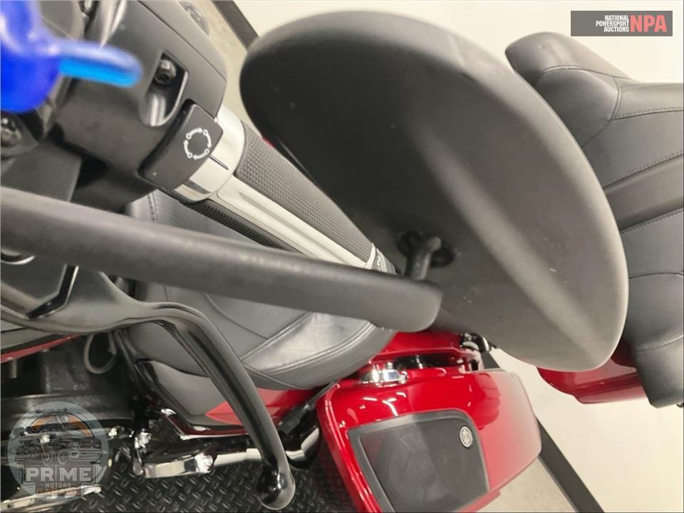 2017 Harley-Davidson FLHXSE CVO STREET GLIDE — фото 37